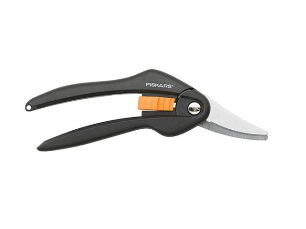 Ножницы SP27 Single Step FISKARS (лезвие - углеродистая сталь. для резки различный материалов. не для резки растений.)