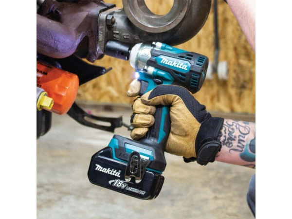 Аккумуляторный ударный гайковерт MAKITA DTW300Z в кор. 